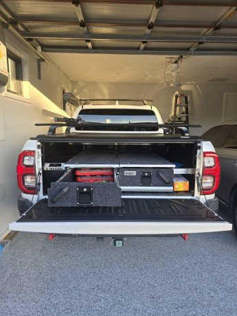 toyota-hilux-gr-s-2024-big-1